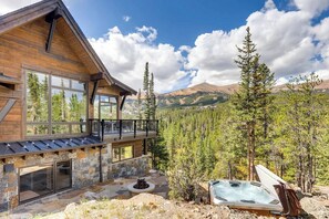 Outdoor spa tub - Gondola In/Out | Shock Hill Grand Perfect | VIEWS (Breckenridge)