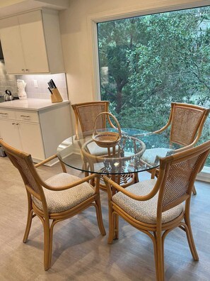 Dining - Fantastic 3 BR/2 BA Villa With Spectacular Marsh Views!  Amenity Cards! (Johns Island)