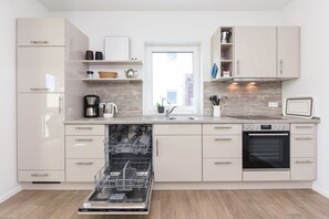 Køleskab, mikrobølgeovn, ovn, opvaskemaskine