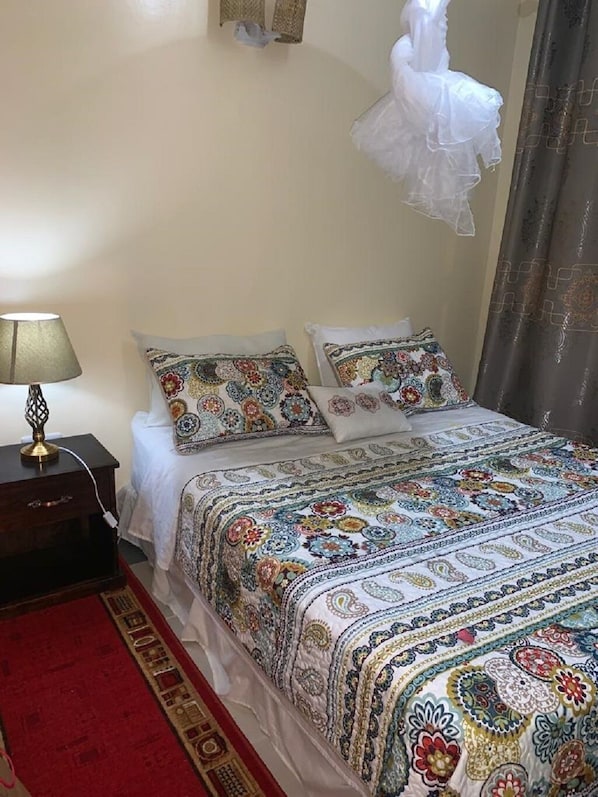 2 bedrooms, iron/ironing board, Internet, bed sheets