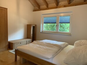 2 bedrooms, iron/ironing board, WiFi, bed sheets - SeeStern on the beach path with lake access (Überlingen)
