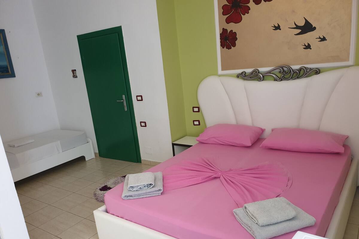 Tripla Basic, vista mare | Wi-Fi gratuito