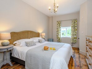 5 bedrooms, free WiFi, bed sheets - 5 bedroom accommodation in Mundford (Mundford)