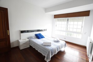 4 bedrooms, desk, iron/ironing board, free WiFi - Apartment with 4 bedrooms in the Center of Monforte (Monforte de Lemos, Lugo)