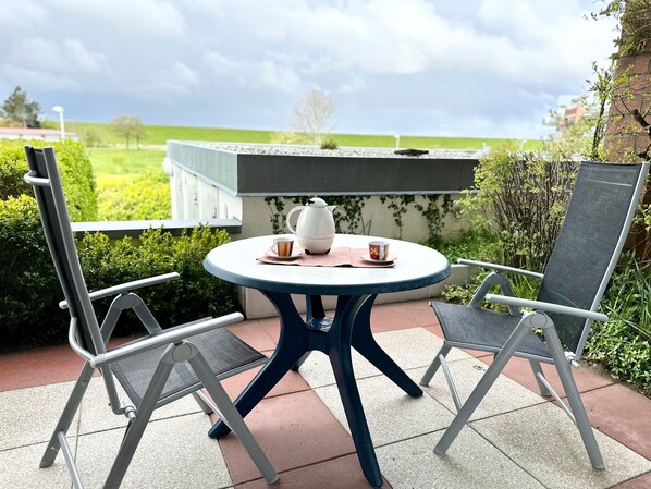 Outdoor dining - House Jupiter - Apartment De Brecker (Wurster Nordseeküste)