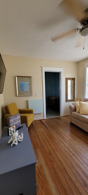 Smart TV - Refugesea's Ancient City Sunshine Suite (Saint Augustine)