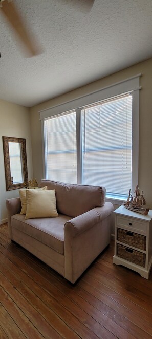 Smart TV - Refugesea's Ancient City Sunshine Suite (Saint Augustine)