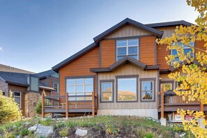 Exterior - 61 Maggie Point. Walk to Lift. Shuttle, Hot Tub! (Breckenridge)