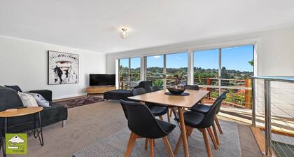 Just a stone's throw away from central Launceston.