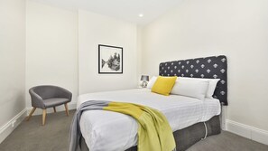 2 slaapkamers, een strijkplank/strijkijzer, gratis wifi, beddengoed