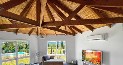 Cuvee Cottage - Family and pet friendly 4 bedroom cottage with pool and on-site cellar door