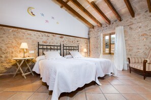 3 habitaciones, tabla de planchar con plancha y wifi gratis 