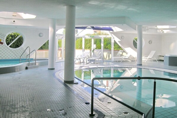Indendørs pool