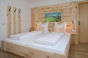 1 quarto, acesso à internet, roupa de cama