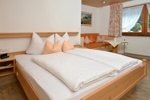 1 bedroom, internet, bed sheets - (3) Ferienwohnung 31 qm mit Balkon (Reit im Winkl)