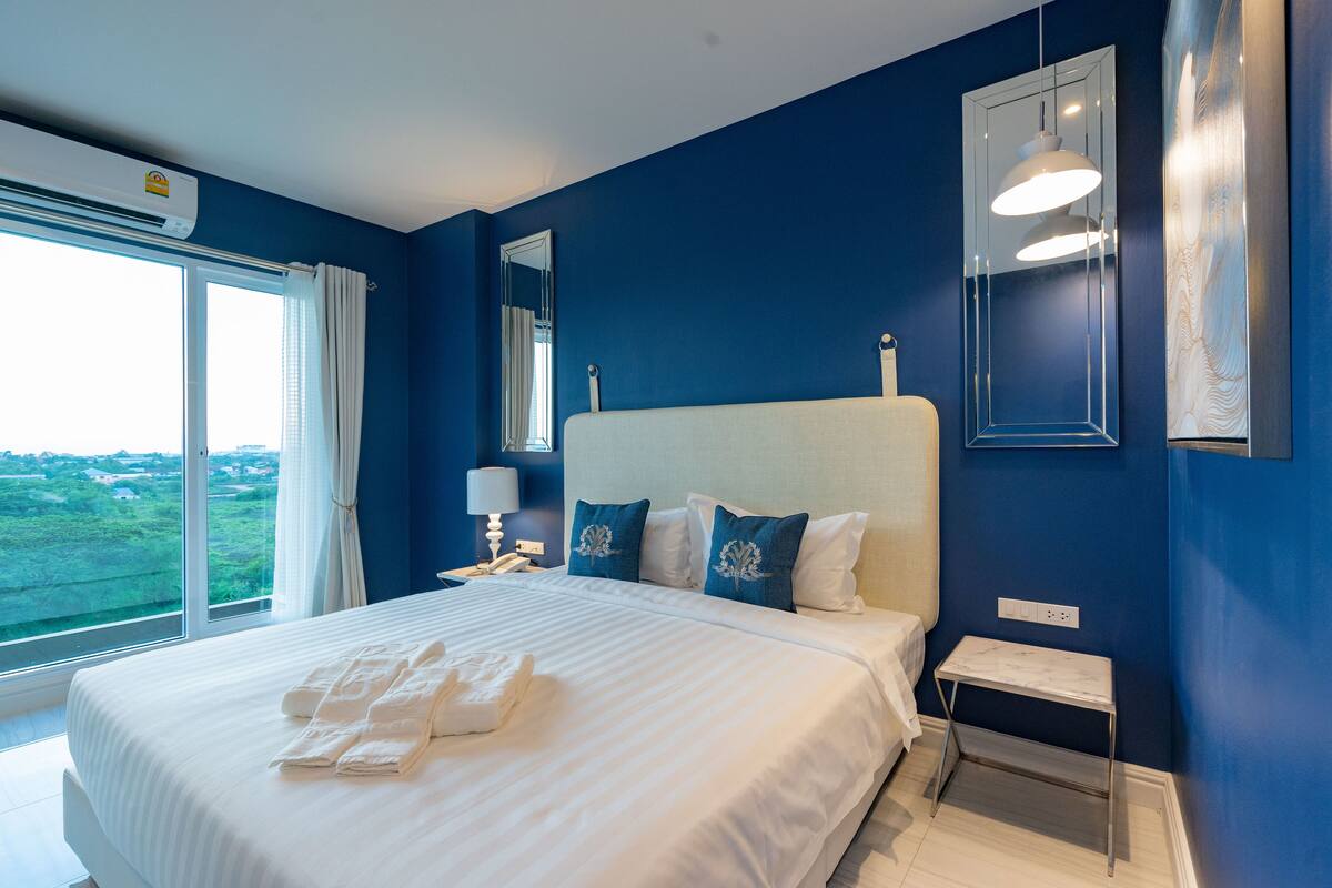 Habitación estándar doble | Ropa de cama hipoalergénica, minibar con artículos gratuitos, escritorio