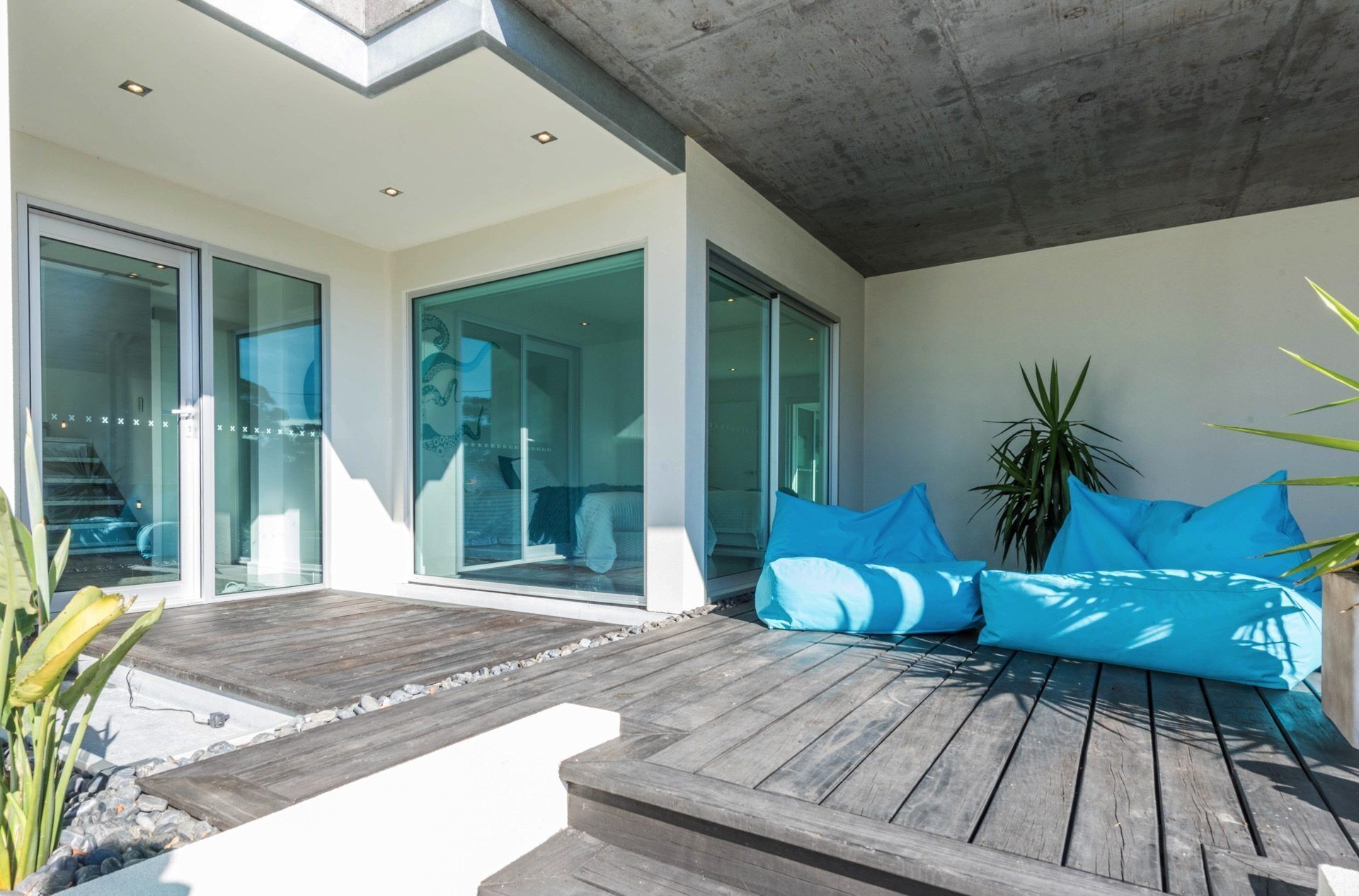 Luxury accommodation at Bridport — image 22