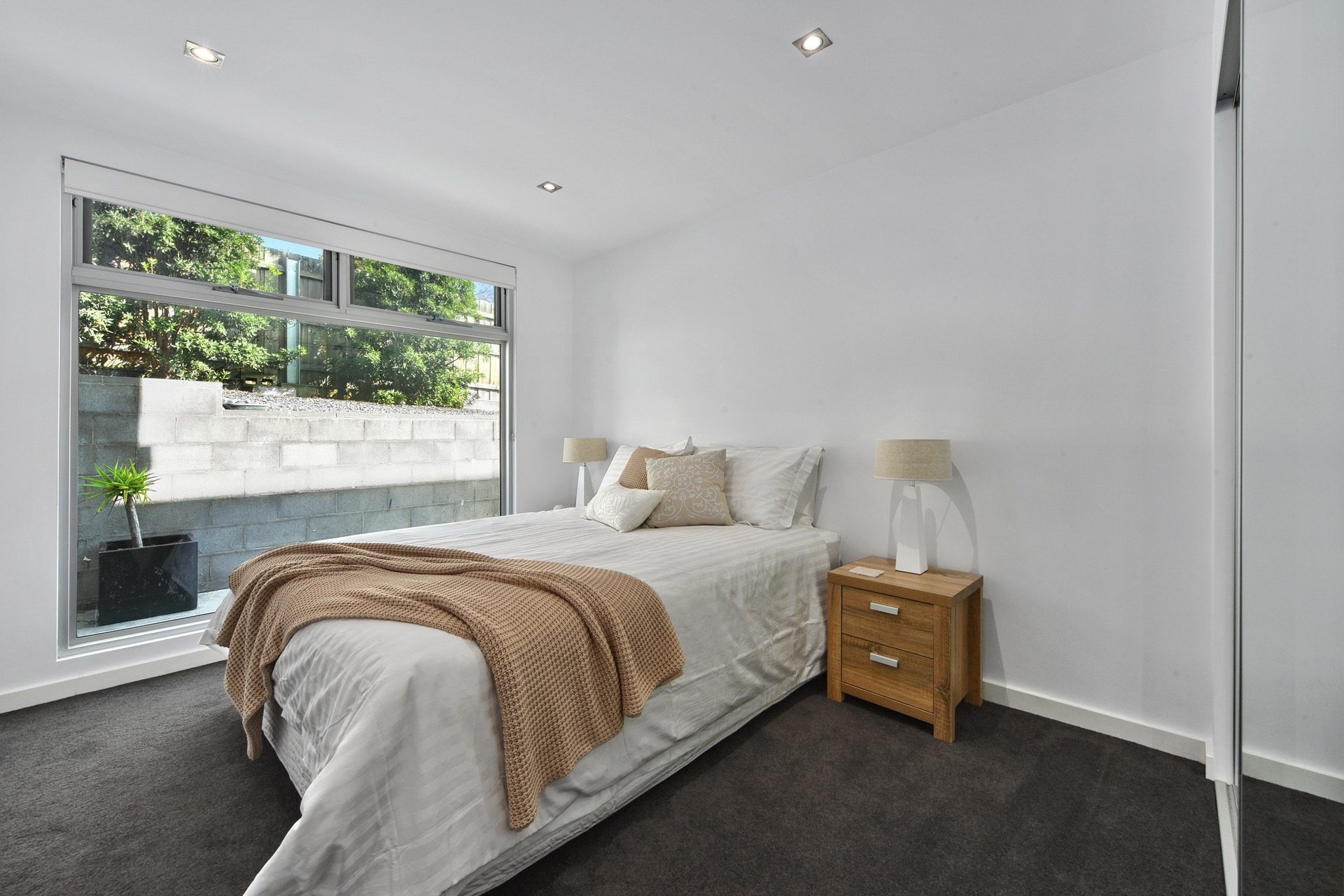 Luxury accommodation at Bridport — image 11