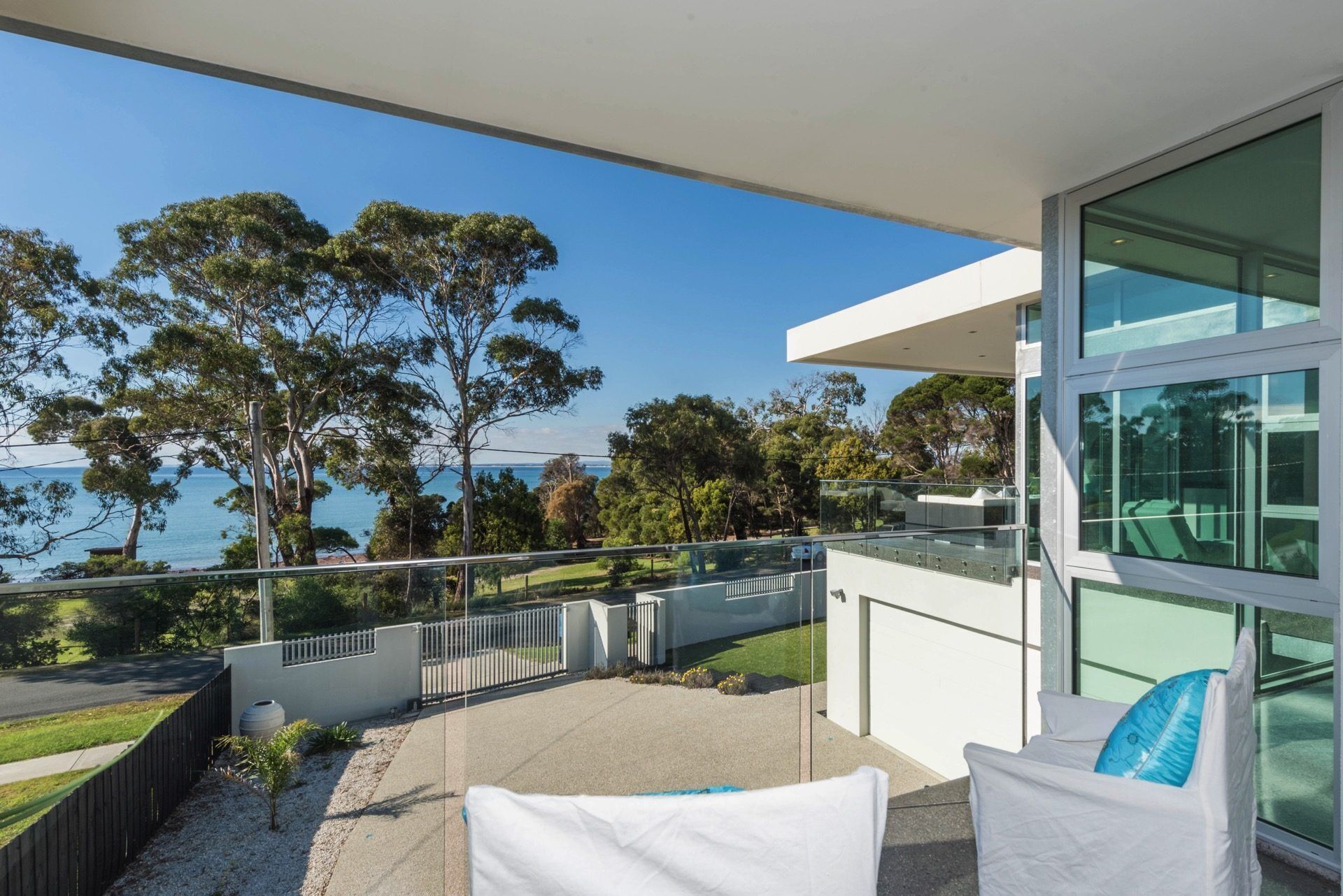 Luxury accommodation at Bridport — image 18