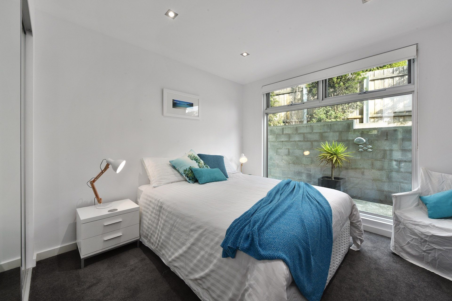 Luxury accommodation at Bridport — image 9