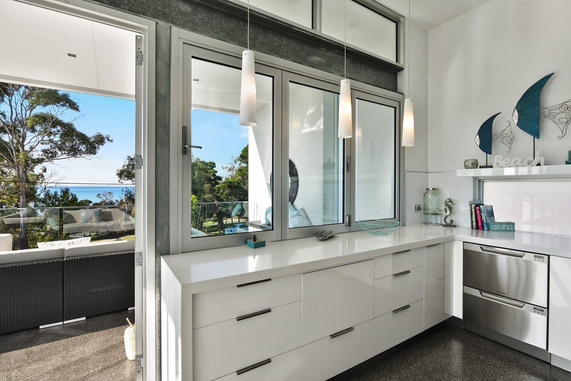 Luxury accommodation at Bridport — image 15