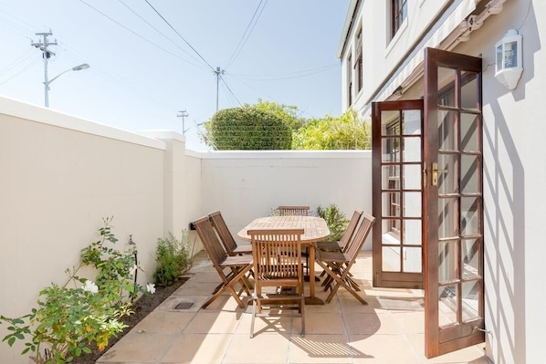 Outdoor dining