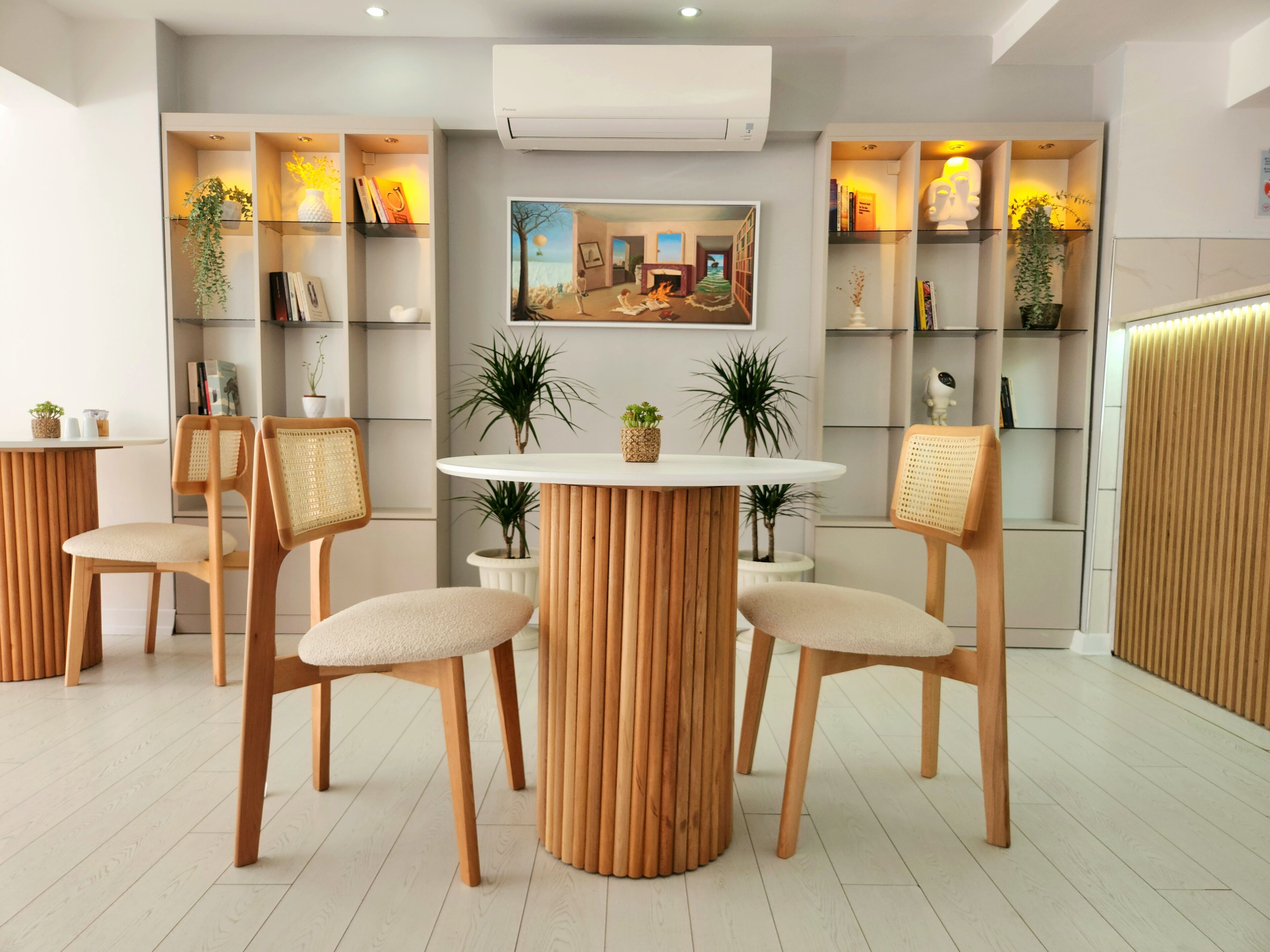 free daily full breakfast