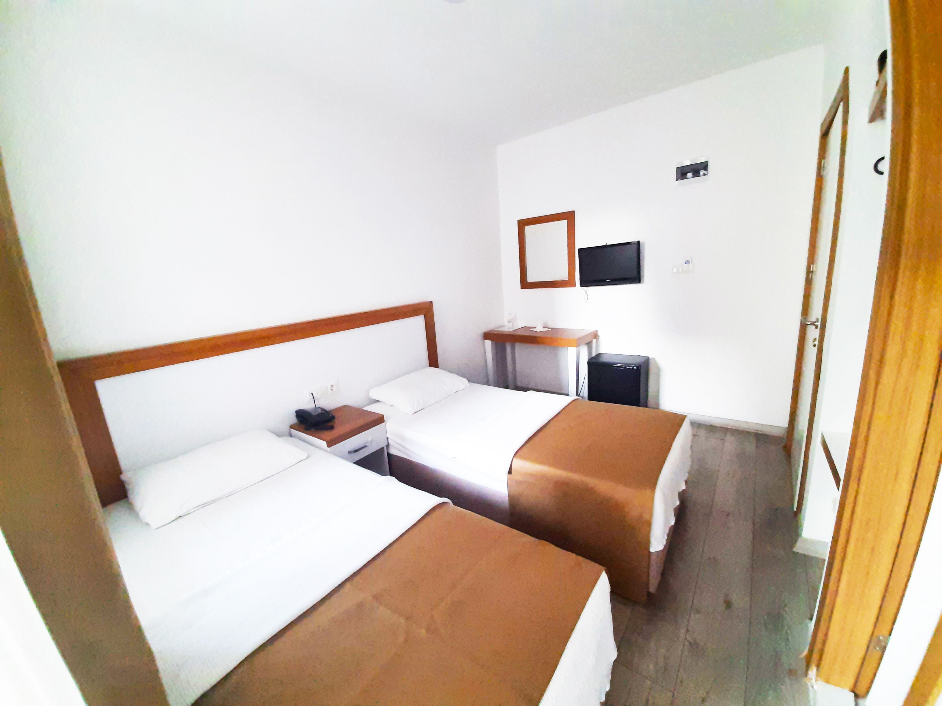 basic twin room | 1 bedroom, hypo-allergenic bedding, minibar, in-room safe