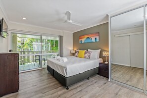 3 bedrooms, desk, iron/ironing board, free WiFi - 3 Bed 2 Bath Spacious Family Townhouse in Port Douglas! (Port Douglas)