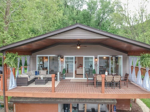 Relaxing River House Getaway-Sleeps 10