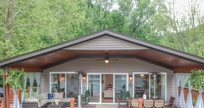 Relaxing River House Getaway-Sleeps 10
