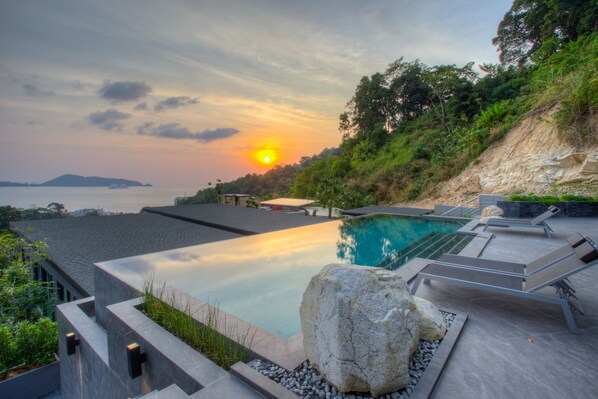 Sundeck - Ocean Rock Kalim (Patong)