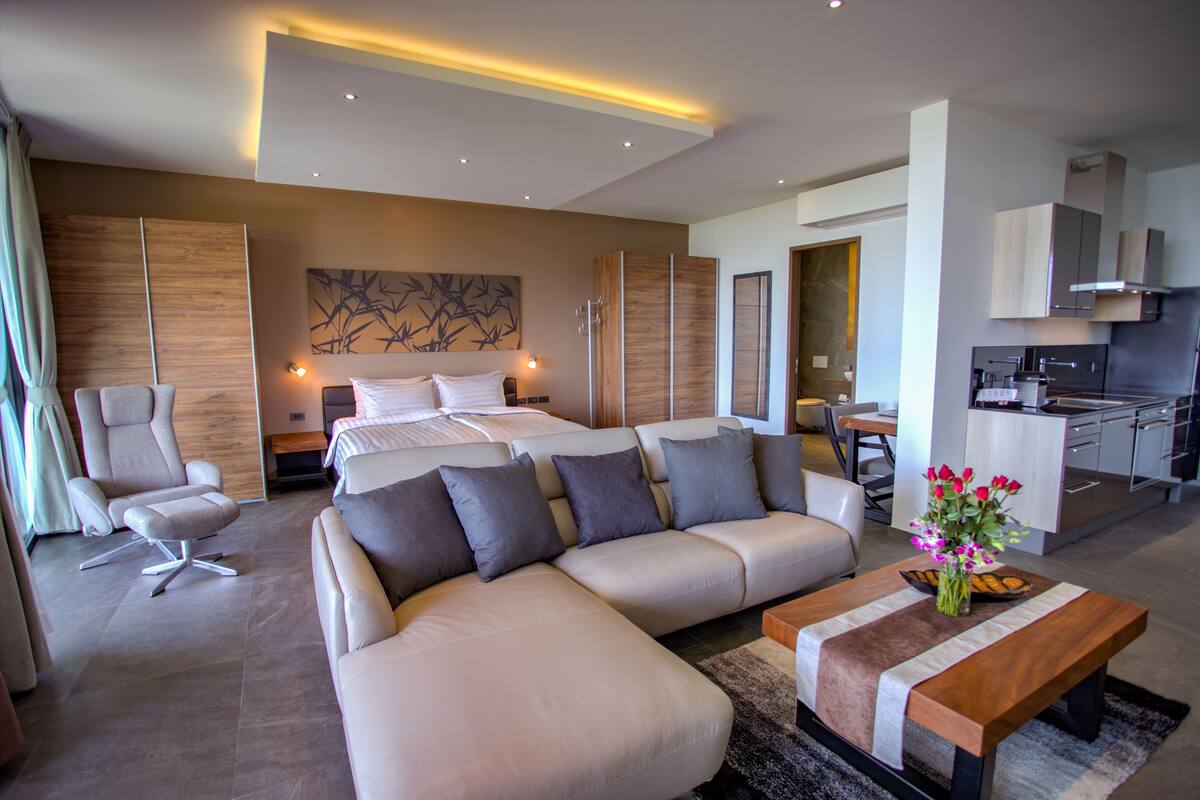 Deluxe Studio, 1 King Bed, Sea View | Living area | Smart TV, Netflix, pay movies
