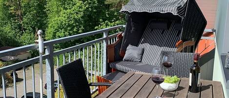 تناول الطعام بالخارج