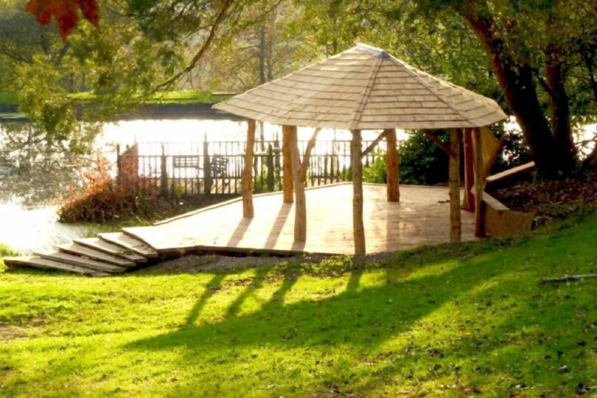 Deers Leap Retreat Farmhouse | Property grounds