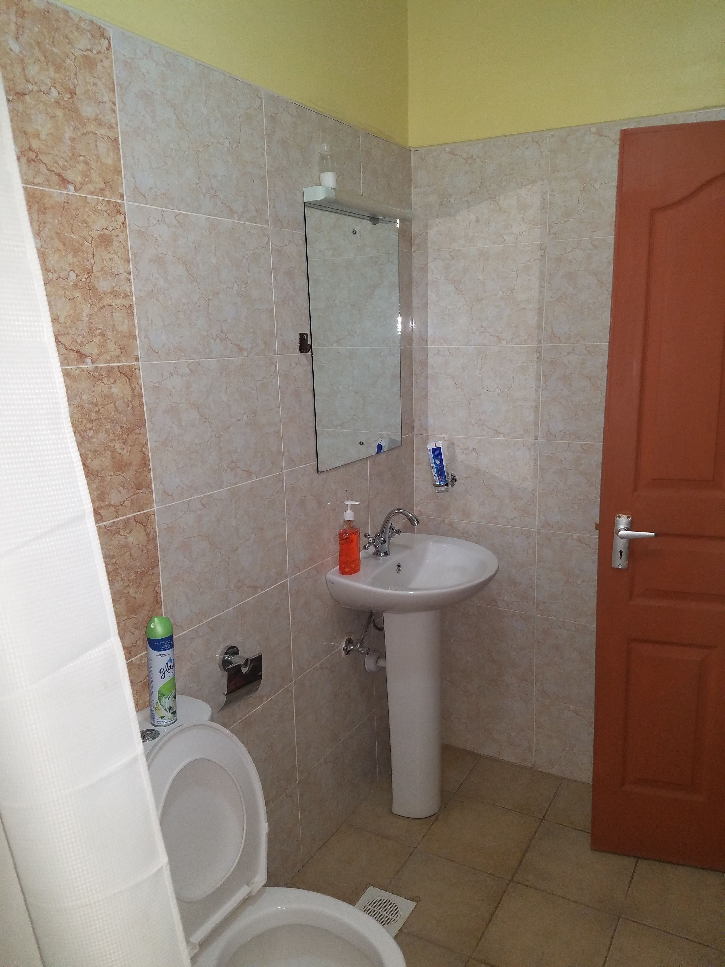 shower, free toiletries, towels