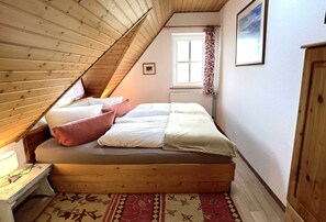 2 dormitorios, cuna de viaje, wifi y ropa de cama