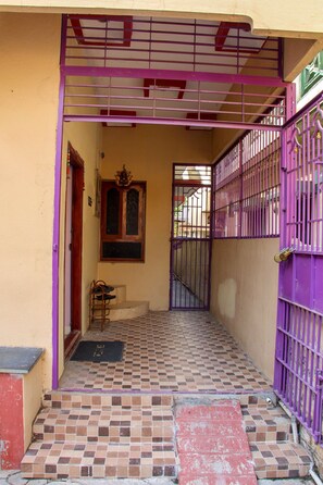 تفاصيل الفندق من الخارج