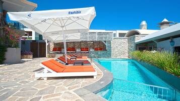 Outdoor pool, sun loungers