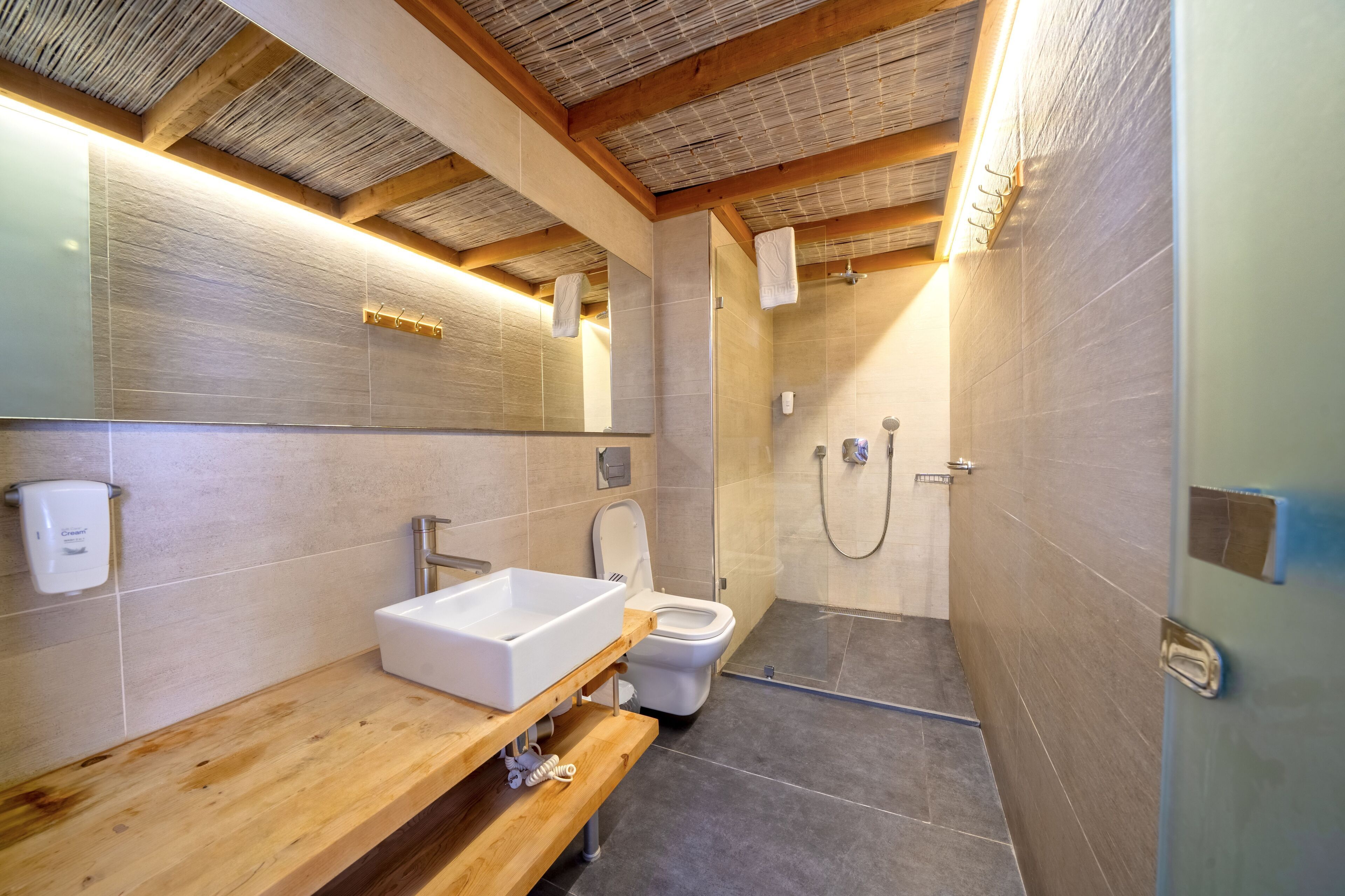 family quadruple room, balcony, garden view | bathroom | shower, hair dryer, slippers, bidet