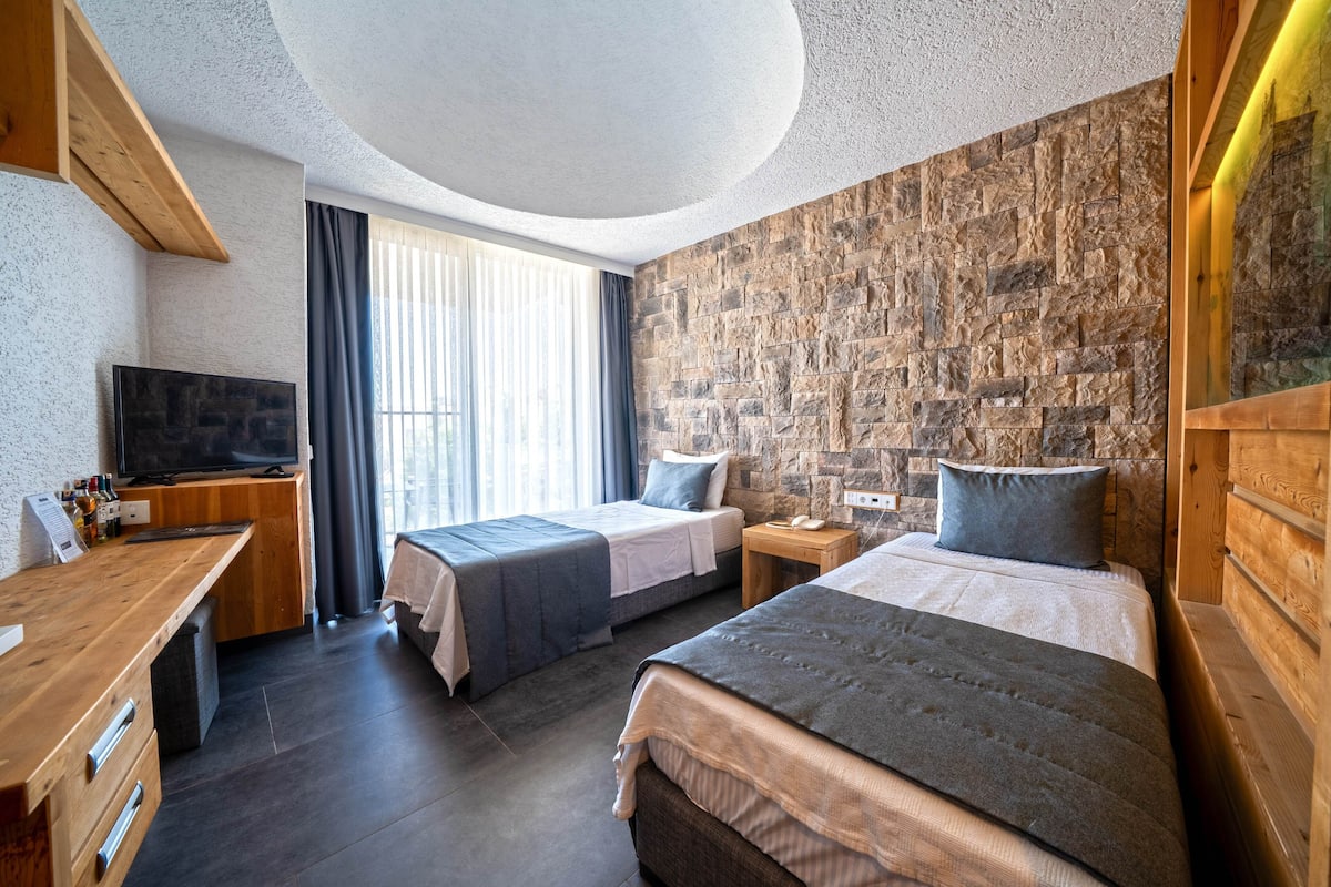 1 bedroom, minibar, in-room safe, desk