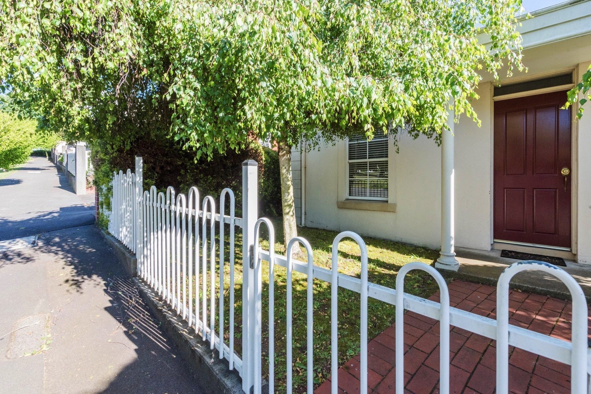 An ideal townhouse for an executive long term stay. — image 4