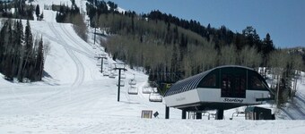 Lujoso condominio Silver Lake Deer Valley en Park City: primer piso con patio pequeño