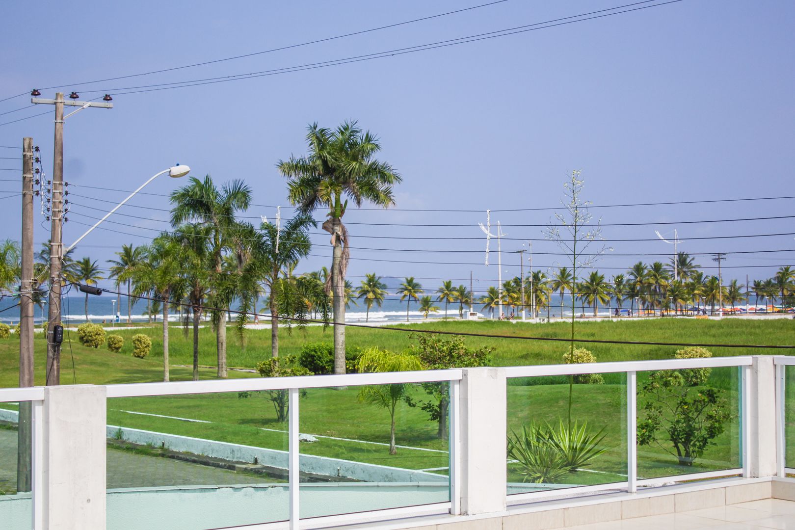 Quarto triplo superior (ST0101) | Vista para praia/oceano