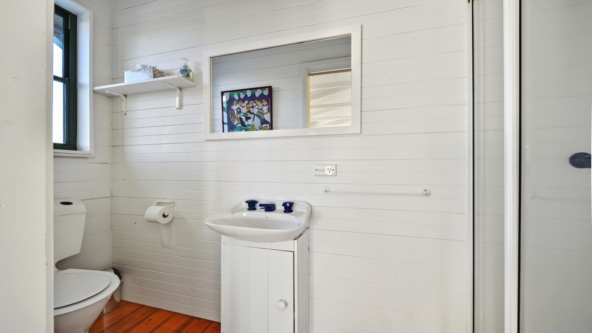 Private beach access — image 9