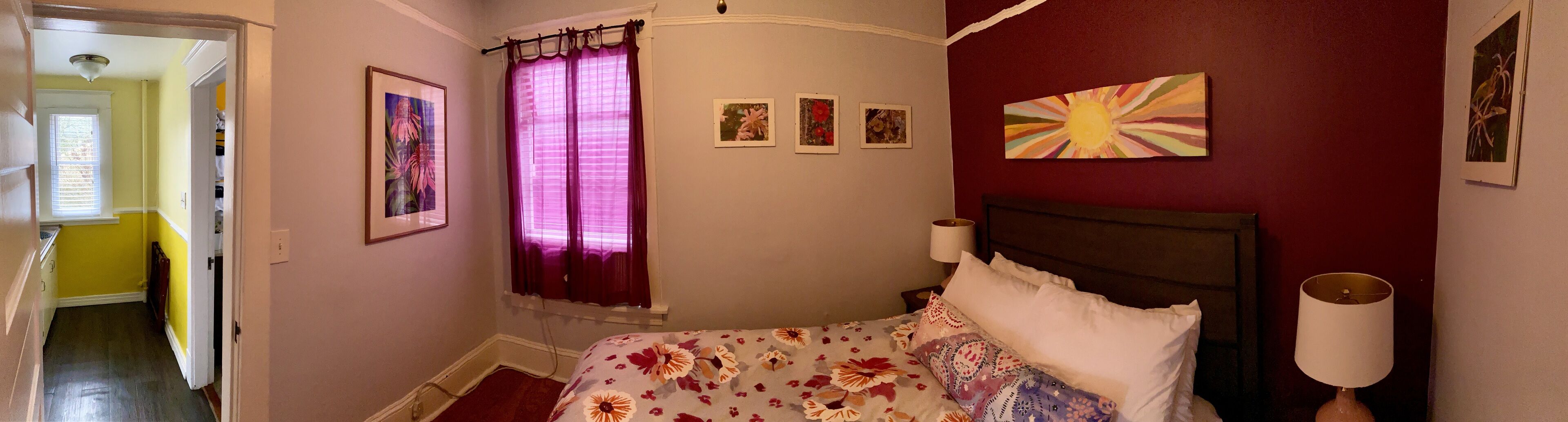 3 chambres, bureau, fer et planche à repasser, lit parapluie