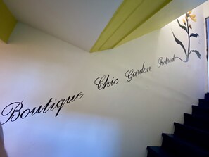 Interior - Boutique Chic Garden Retreat a Fremont Oasis w/ a BBQ, fire pit & outdoor dining (Seattle)