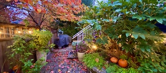 Boutique Chic Garden Retreat a Fremont Oasis w/ a BBQ, fire pit & outdoor dining