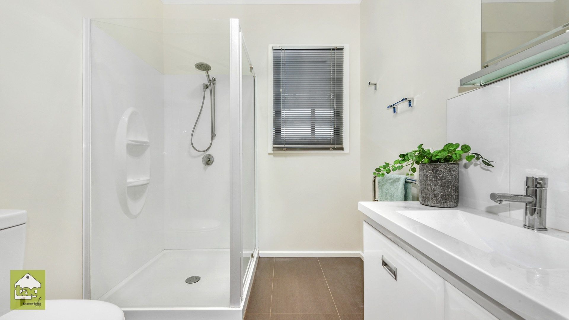 Sheffield is the town of murals. — image 17