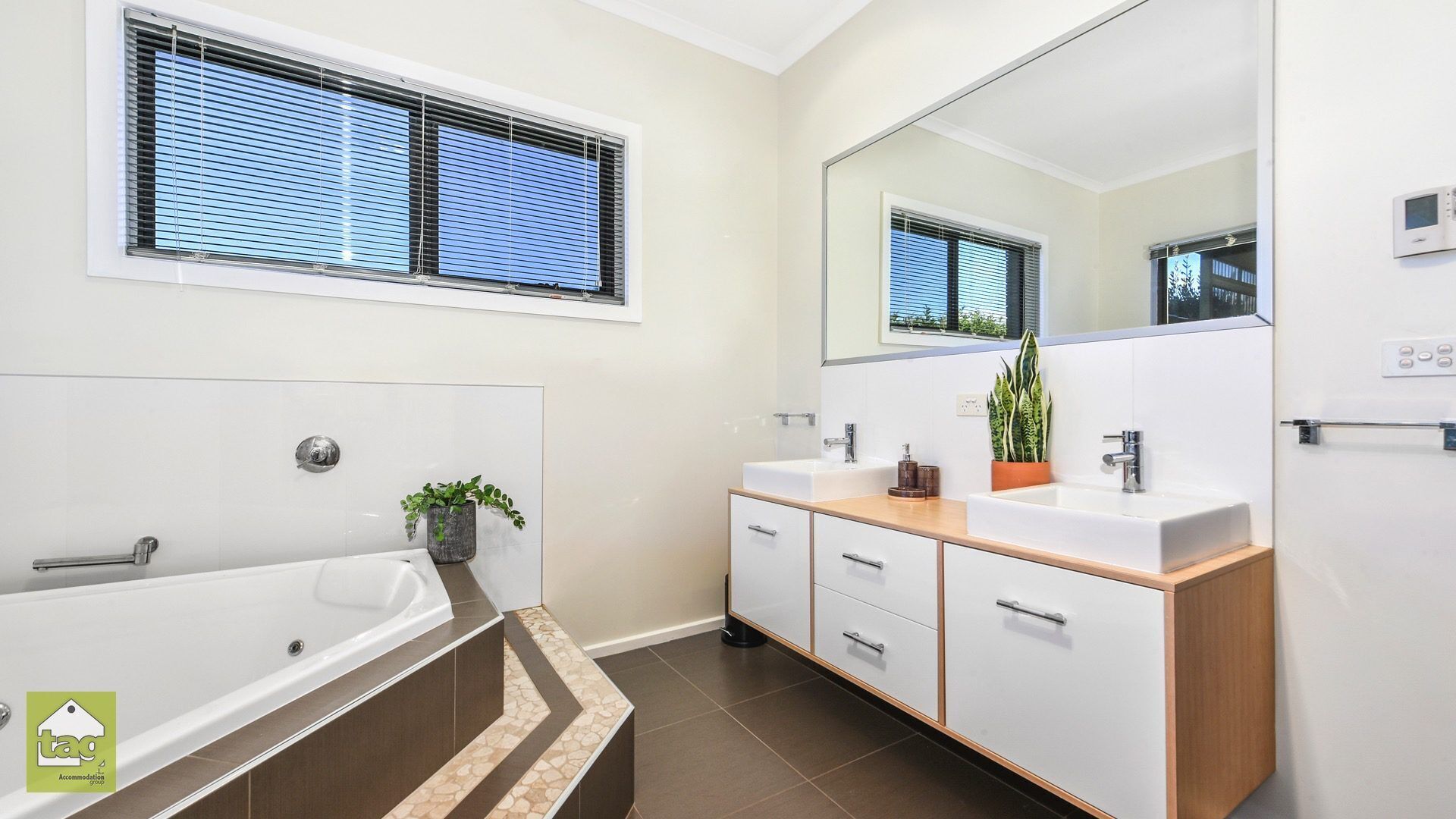 Sheffield is the town of murals. — image 16